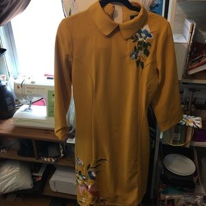 Gold/Mustard yellow retro style dress.